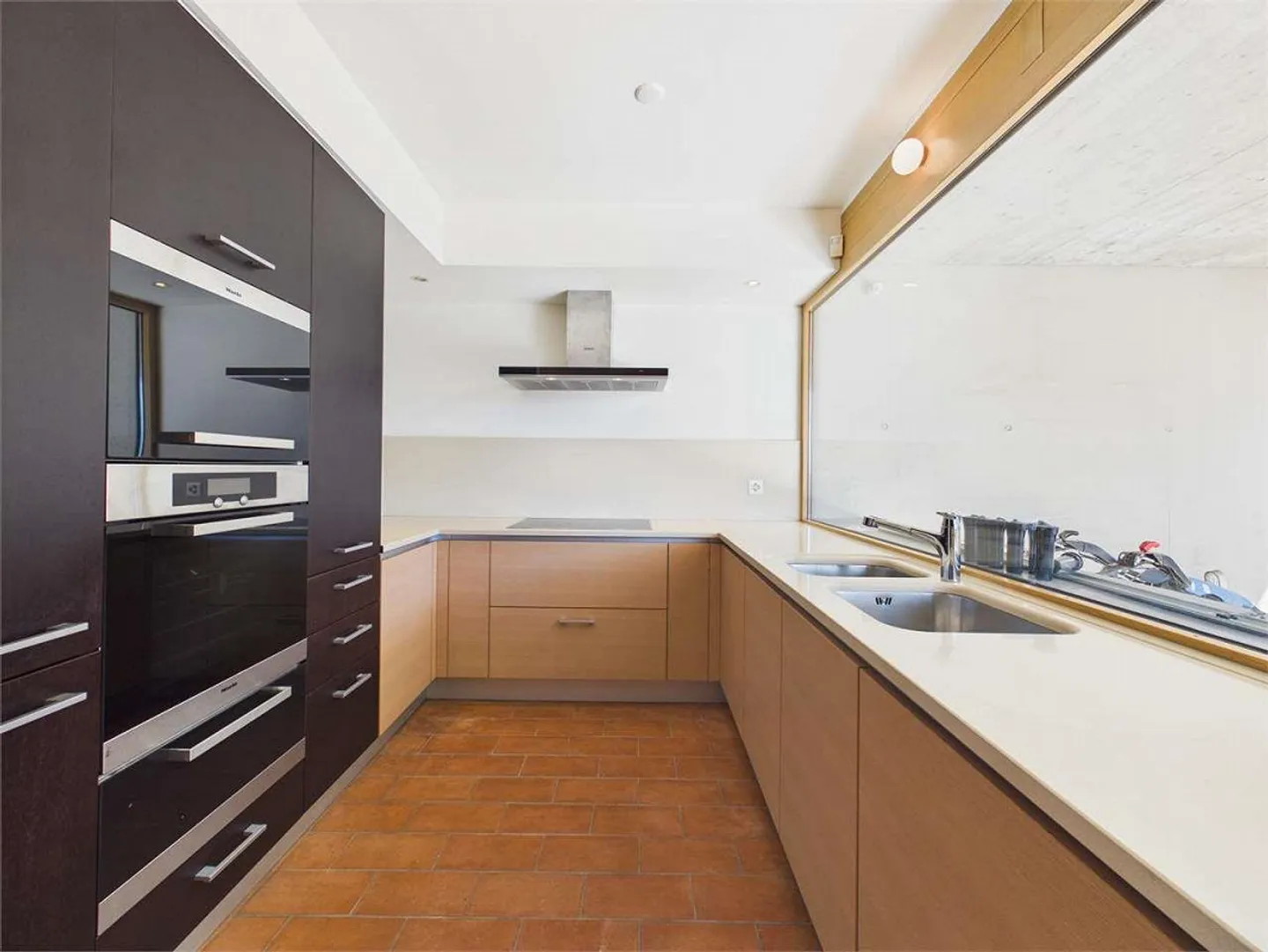 Villa lumineuse de 5,5 pièces avec vue sur le lac - Photo 5 sur 13