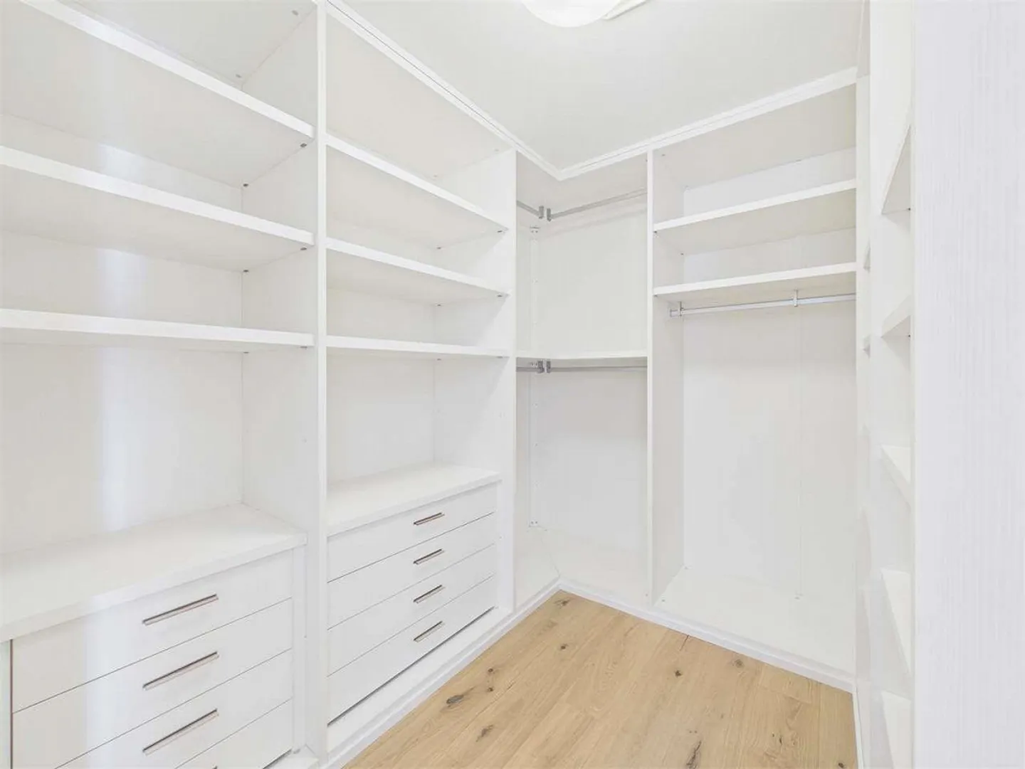 Villa lumineuse de 5,5 pièces avec vue sur le lac - Photo 9 sur 13