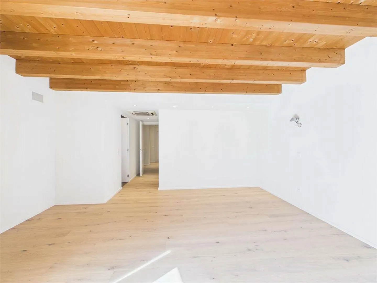 Villa lumineuse de 5,5 pièces avec vue sur le lac - Photo 7 sur 13