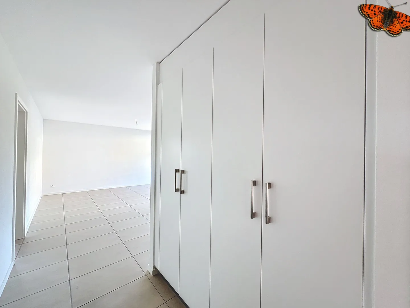 Appartamento moderno con balcone - Foto 8 di 9