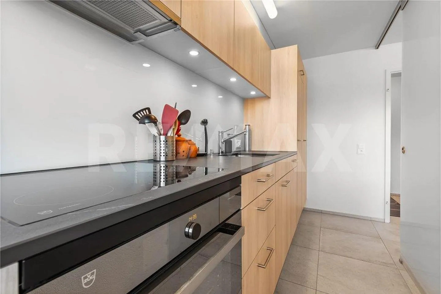 2 ½ room apartment with dream view - Photo 11 of 13