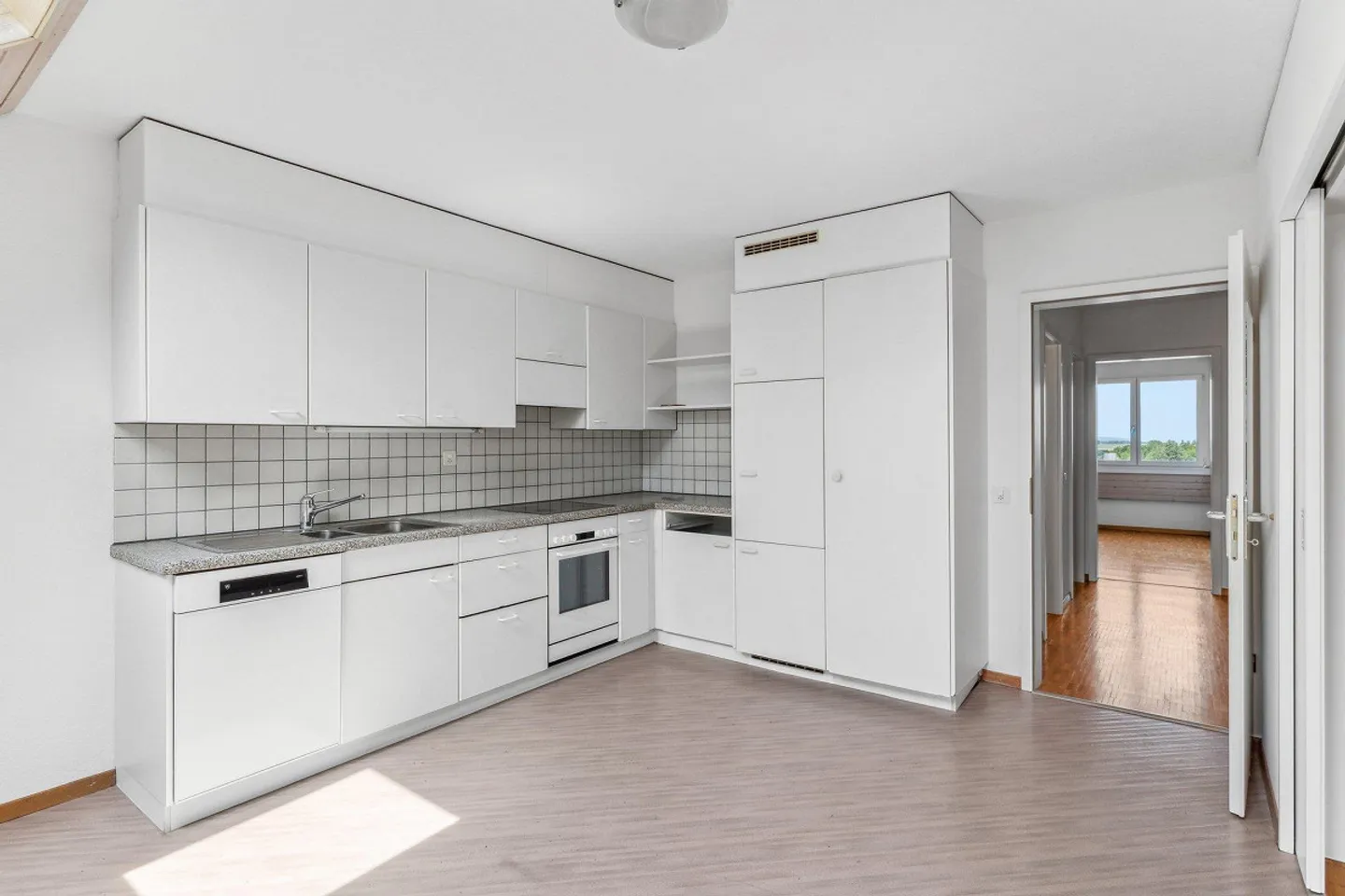 Appartement sous les toits confortable - Photo 4 sur 9