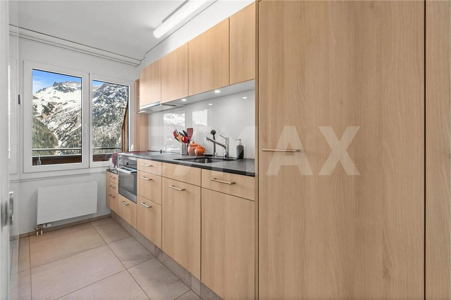 2 ½ room apartment with dream view - Photo 3 of 13