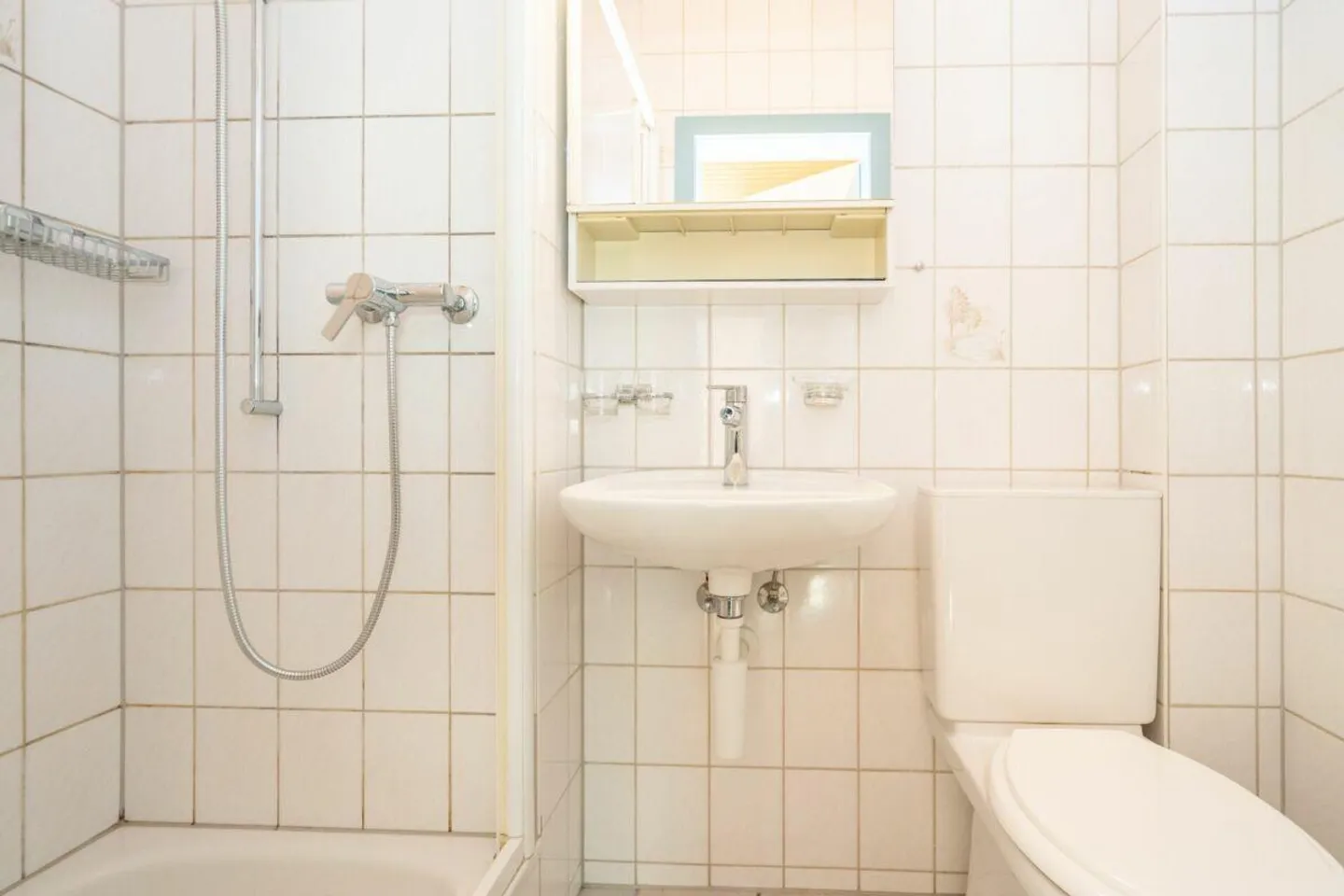 Immeuble multifamilial avec 7 appartements, salles de formation et stationnement - Photo 9 sur 15