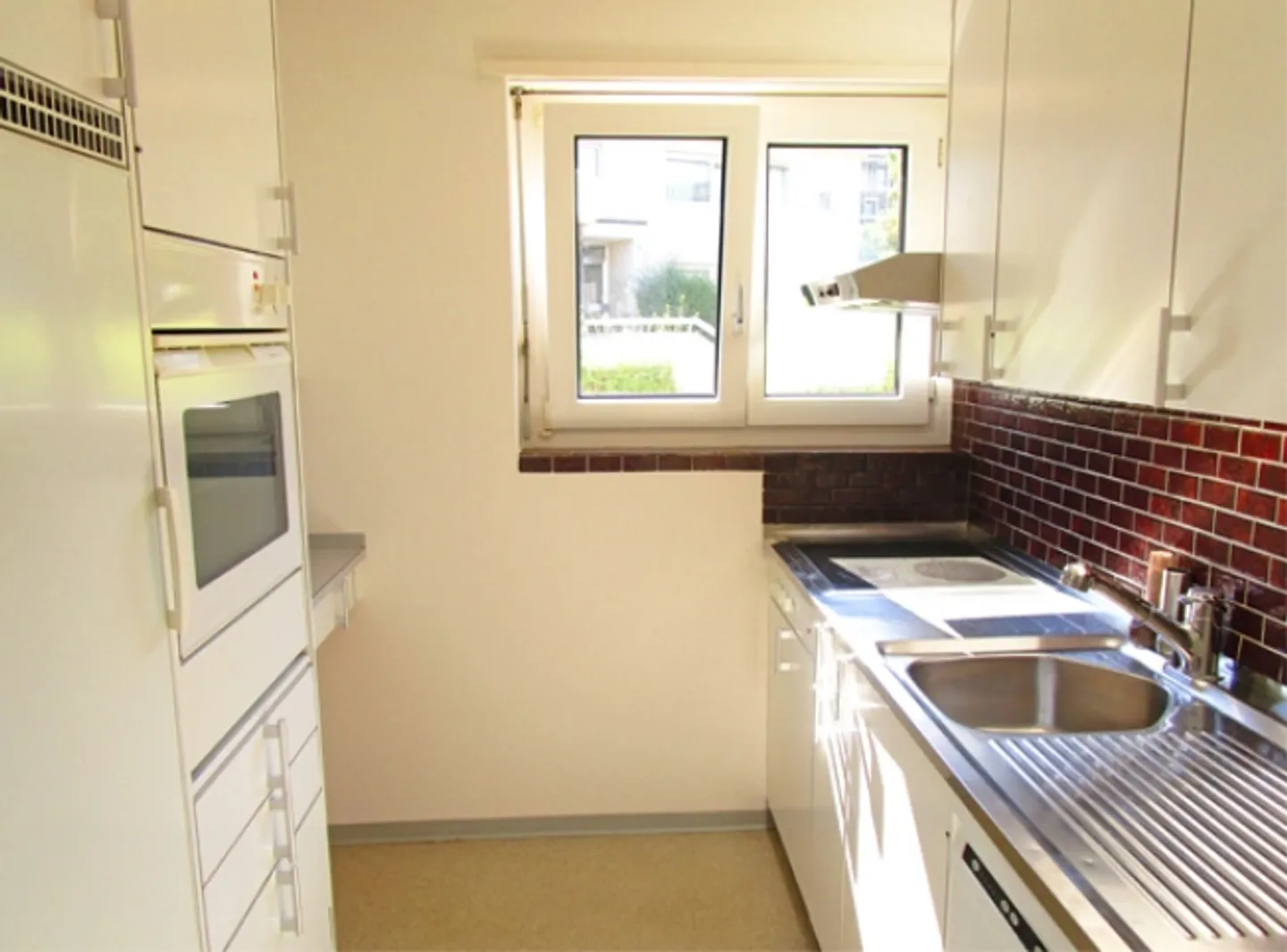 Ideal and spacious apartment seeks family! - Photo 3 of 5