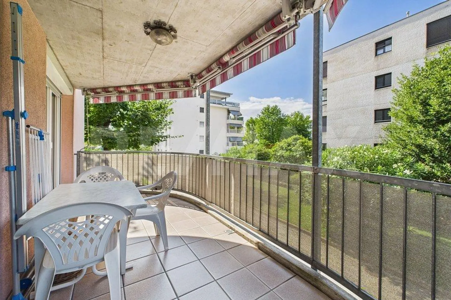 Pregassona – Élégant appartement de 4 ½ pièces avec jardin privé - Photo 10 sur 13