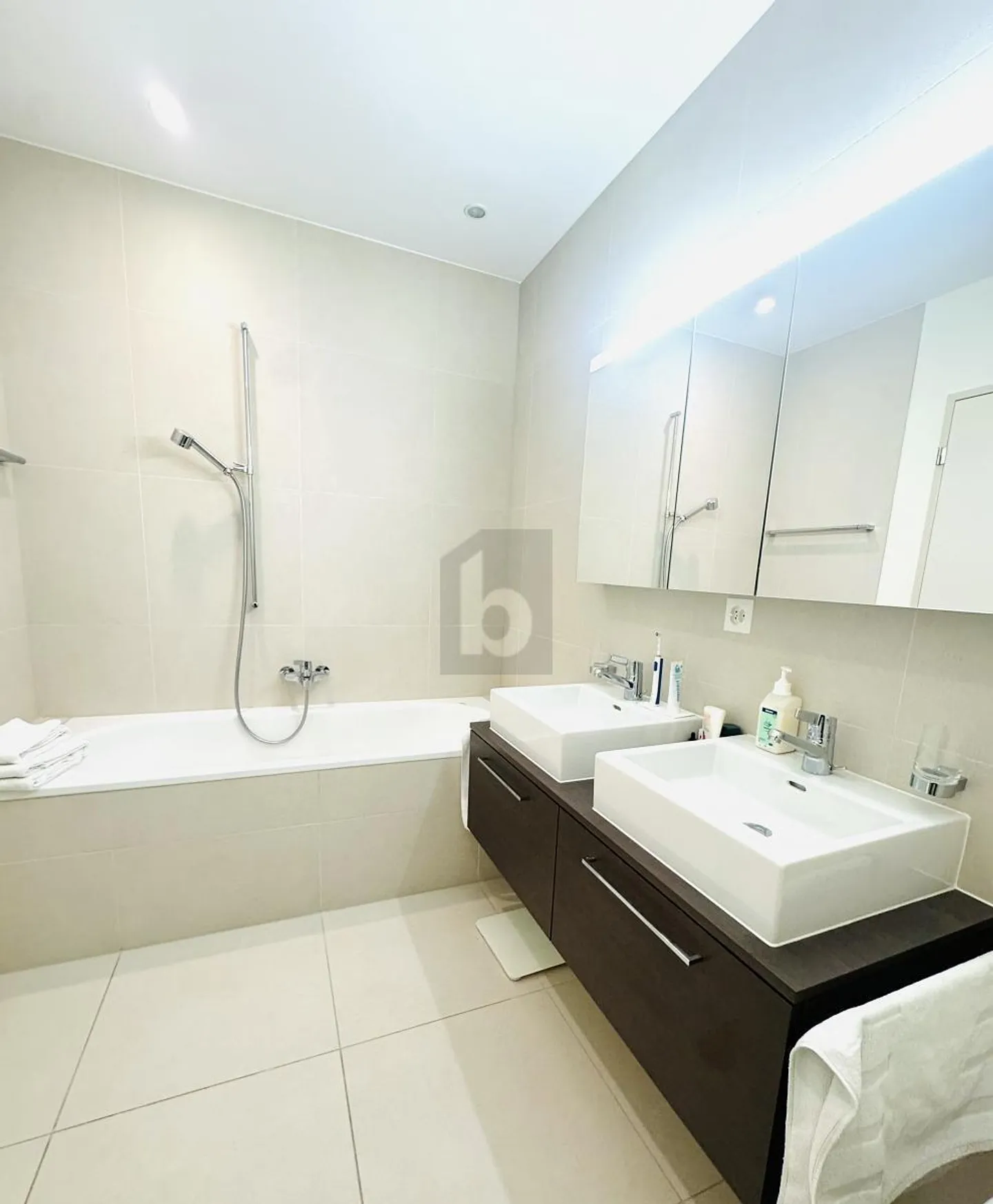 Stilvolles Apartment mit Seeblick - Foto 3 von 6