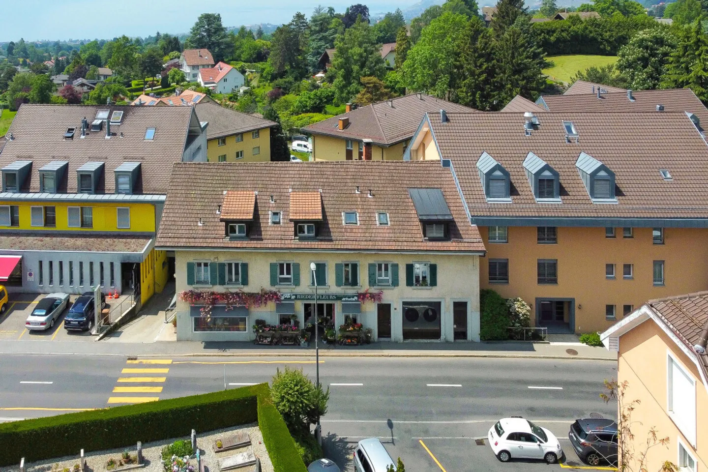 OPPORTUNITÉ D'INVESTISSEURS - Très bel immeuble de rendement à Blonay - Photo 2 sur 13