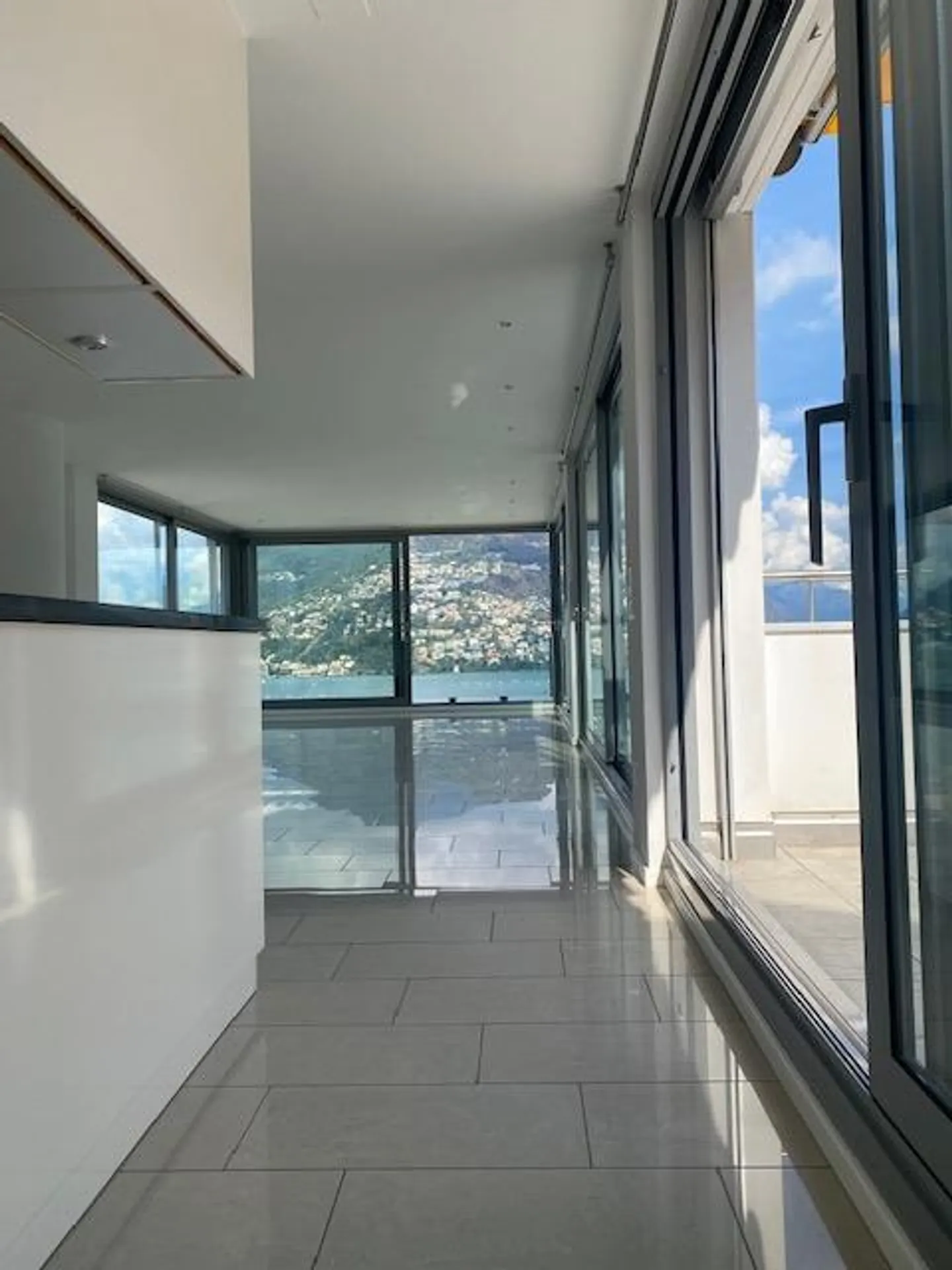 Appartement spacieux de 4,5 pièces de 150 m² à Paradiso - Photo 2 sur 8