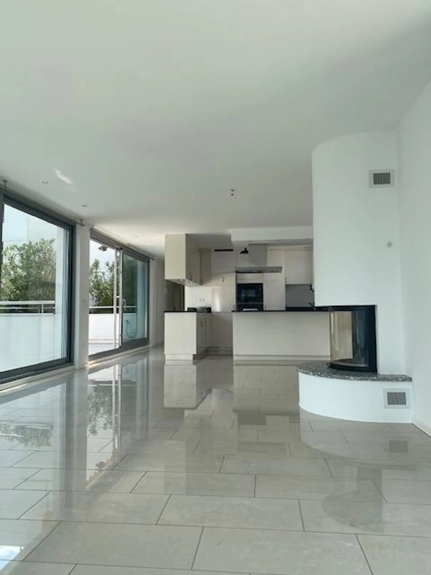 Appartement spacieux de 4,5 pièces de 150 m² à Paradiso - Photo 3 sur 8