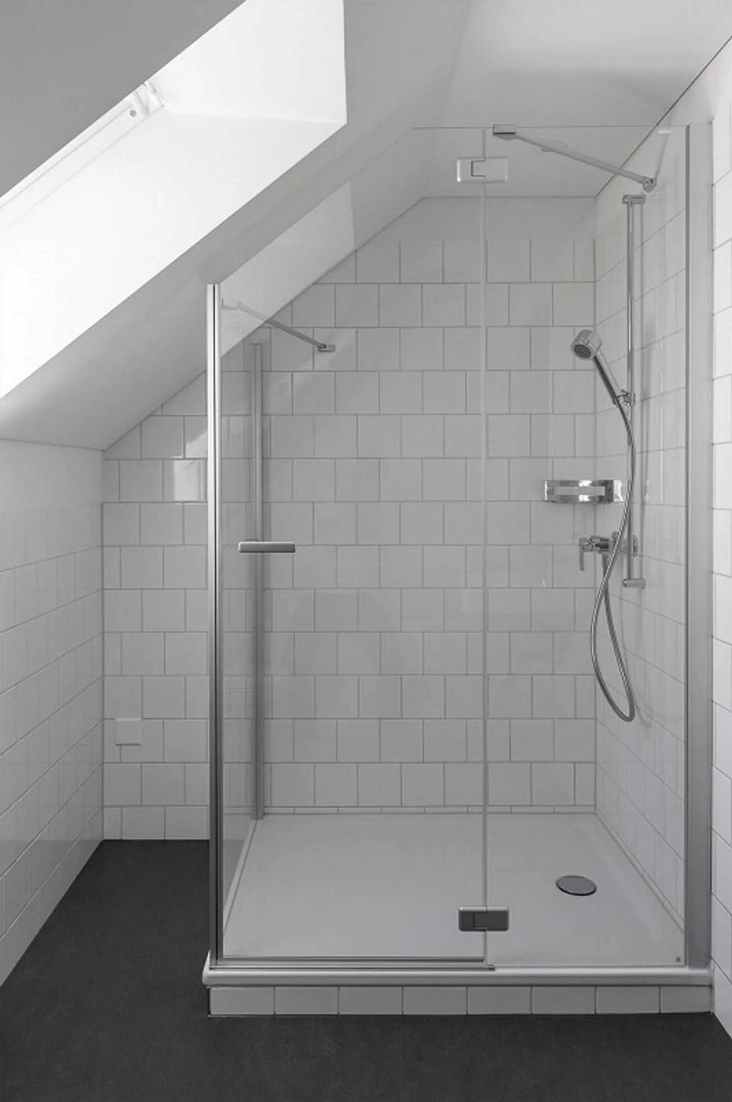 Appartamento attico 3,5 locali con terrazza 2022 completamente ristrutturato - Foto 4 di 12