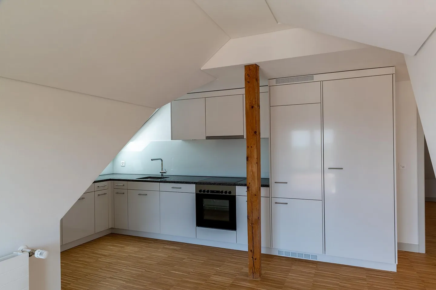 Appartamento attico 3,5 locali con terrazza 2022 completamente ristrutturato - Foto 5 di 12