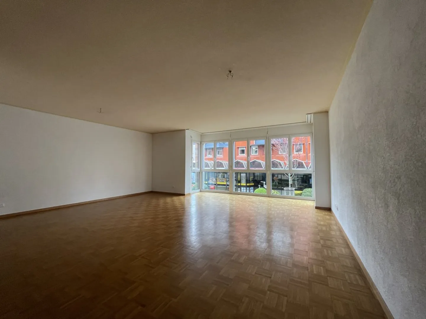 Spacious 4-Room Apartment - Photo 3 of 10