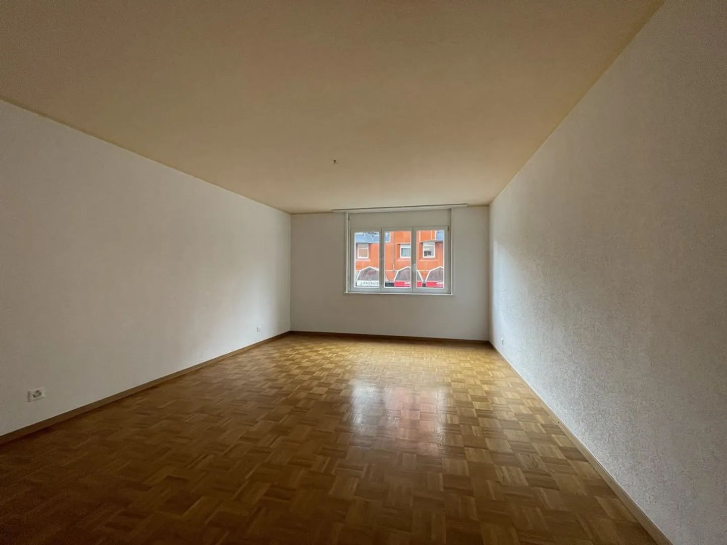 Spacious 4-Room Apartment - Photo 9 of 10