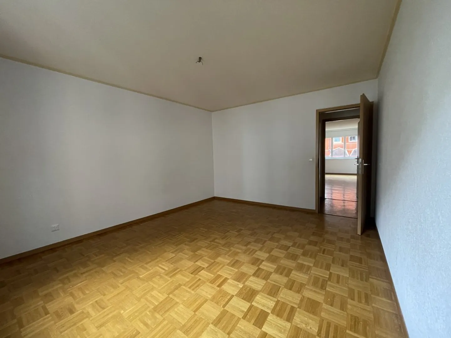 Spacious 4-Room Apartment - Photo 7 of 10