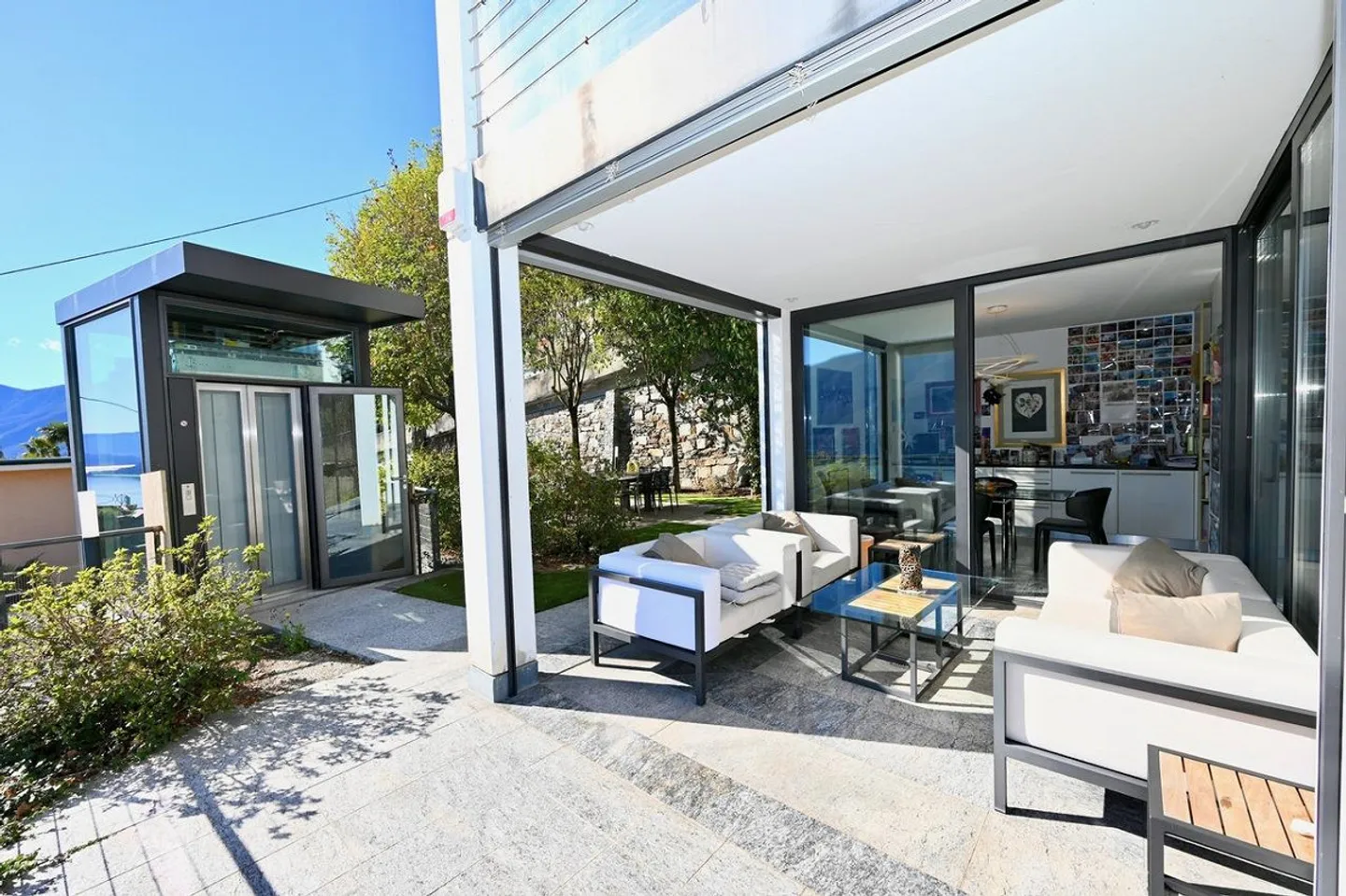 VILLA CON VISTA LAGO. STILE MINIMALISTA. MASSIMO LUSSO - Foto 3 di 16