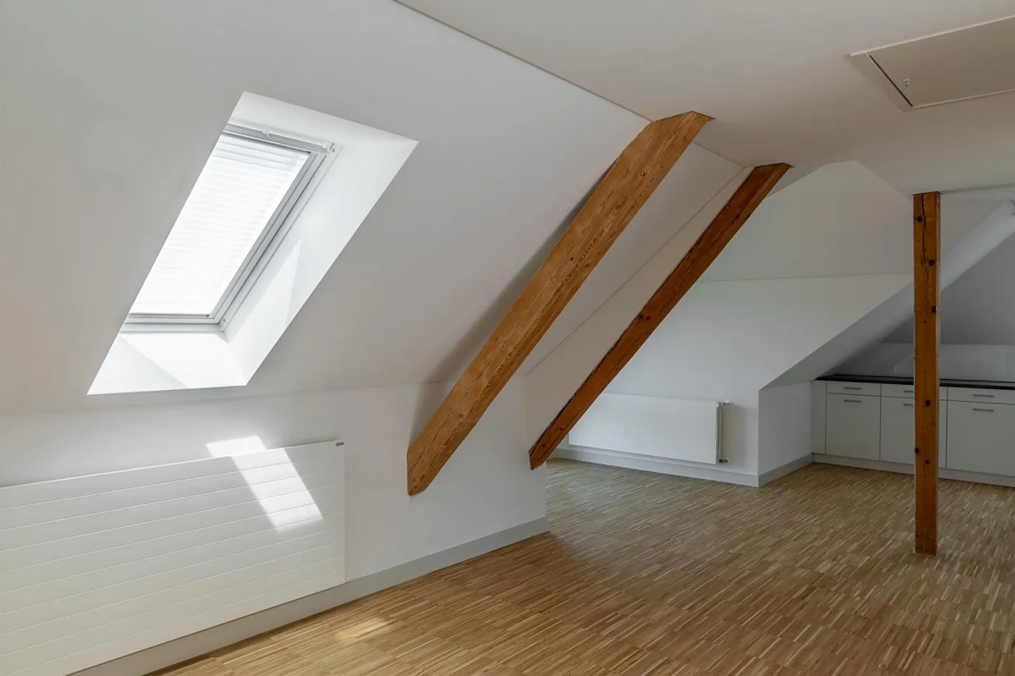 Appartamento attico 3,5 locali con terrazza 2022 completamente ristrutturato - Foto 7 di 12