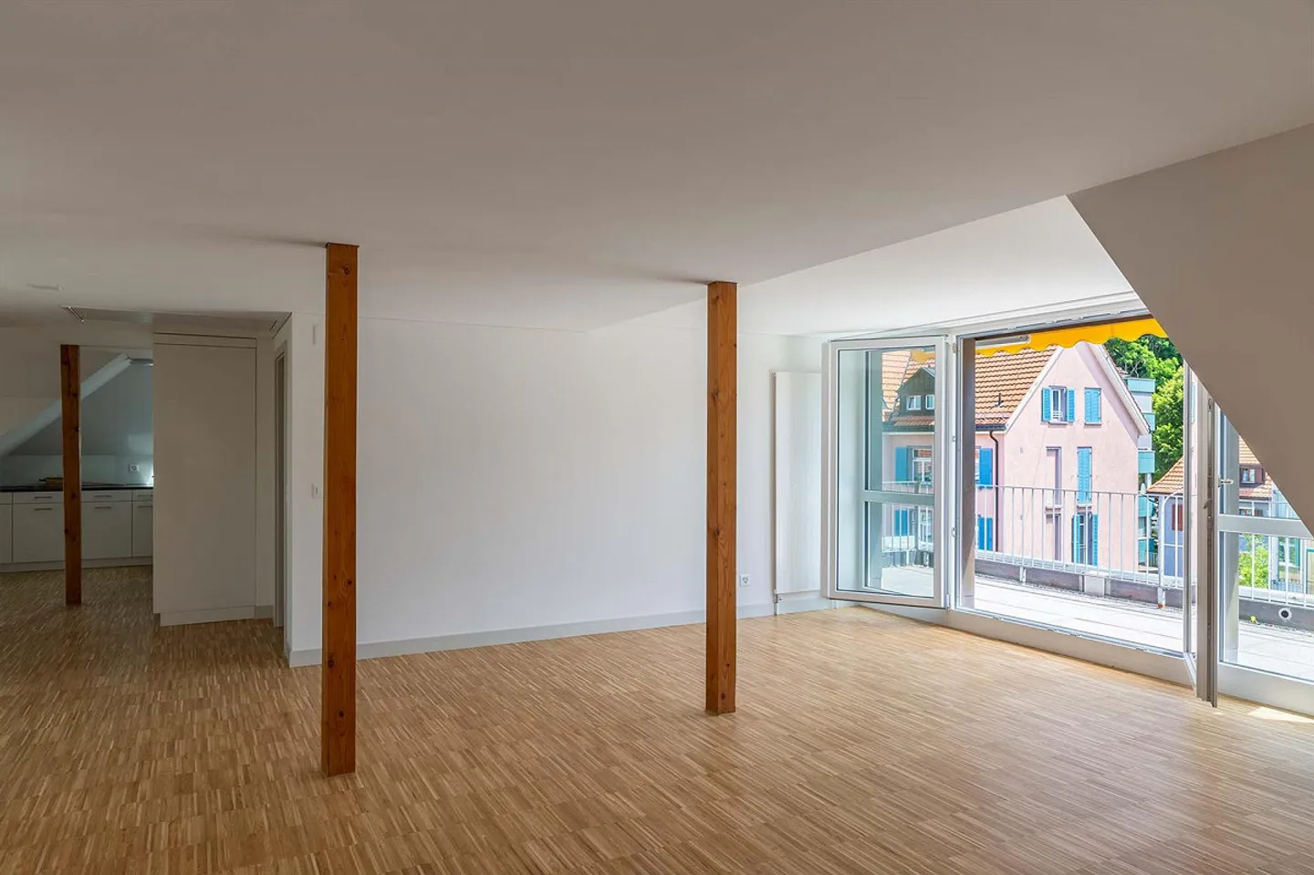 Appartamento attico 3,5 locali con terrazza 2022 completamente ristrutturato - Foto 10 di 12