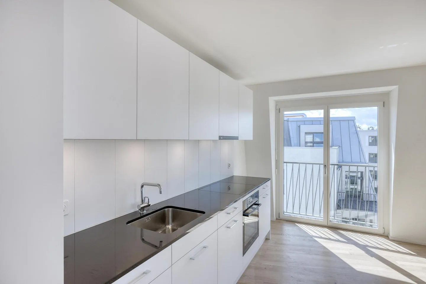 Moderne 4.5 Zimmerwohnung - Foto 2 von 8