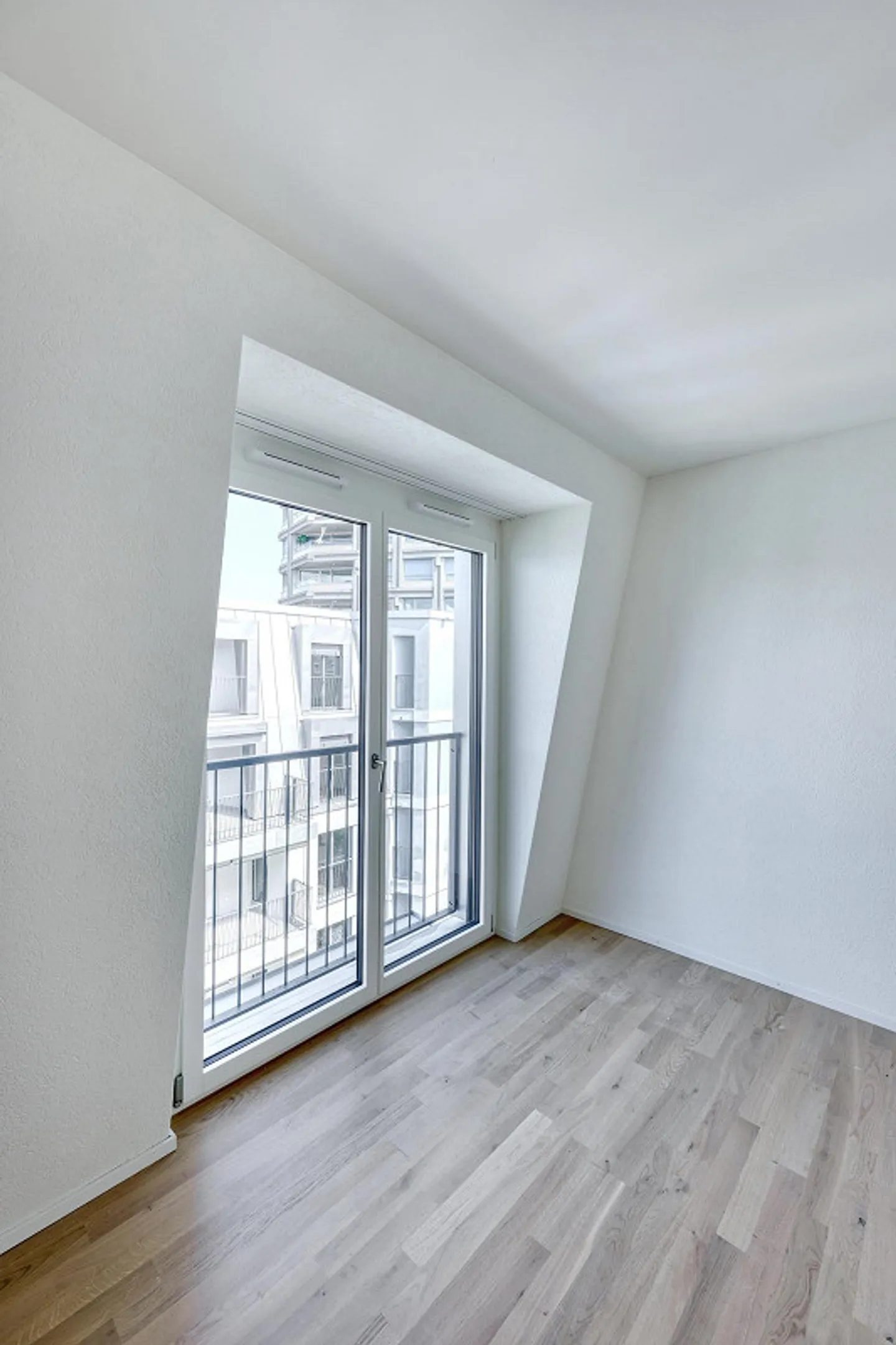 Moderne 4.5 Zimmerwohnung - Foto 7 von 8