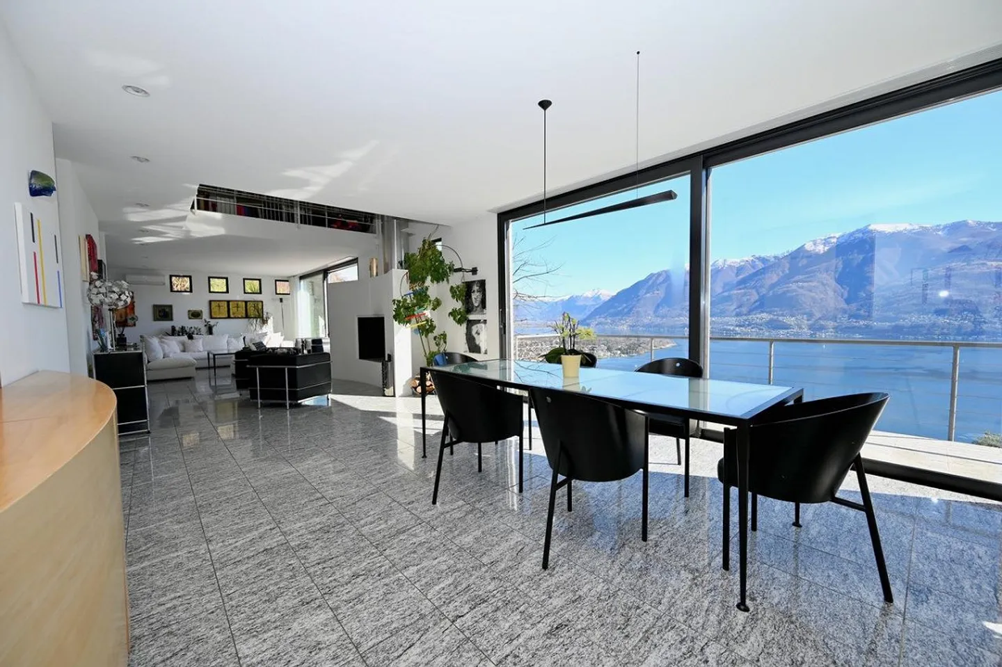 VILLA CON VISTA LAGO. STILE MINIMALISTA. MASSIMO LUSSO - Foto 5 di 16