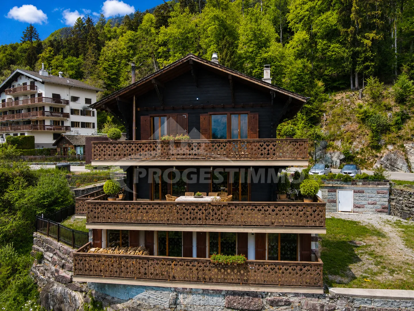 Chalet Exceptionnel avec Grand Potentiel - Photo 11 sur 14