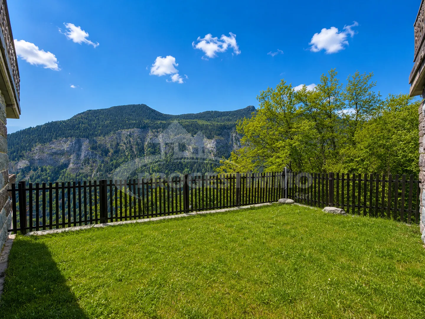 Chalet Exceptionnel avec Grand Potentiel - Photo 14 sur 14