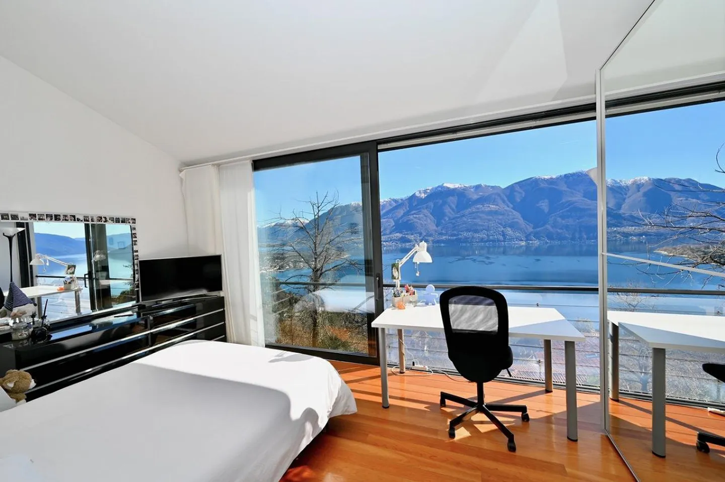 VILLA CON VISTA LAGO. STILE MINIMALISTA. MASSIMO LUSSO - Foto 11 di 16