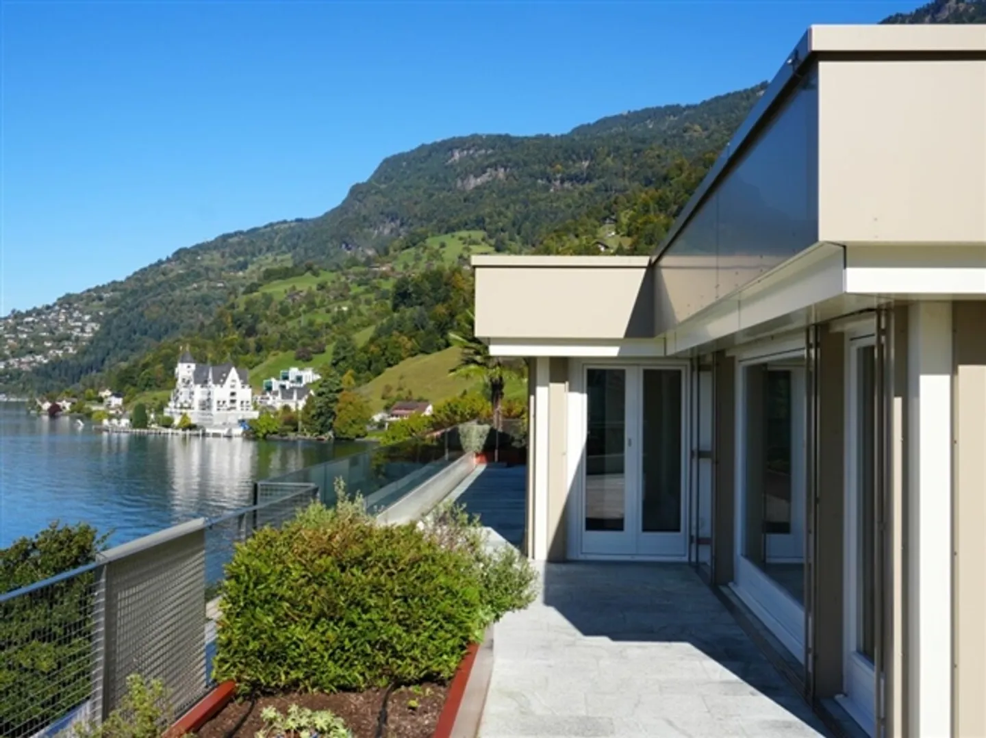 Attic Dream at Lake Park in Vitznau - Photo 4 of 13