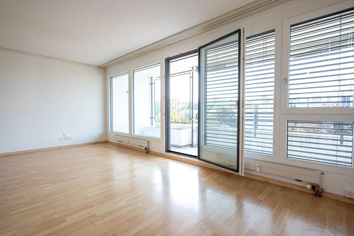 Bright 4.5-room apartment with balcony in Muri near Bern for sale - Photo 3 of 13