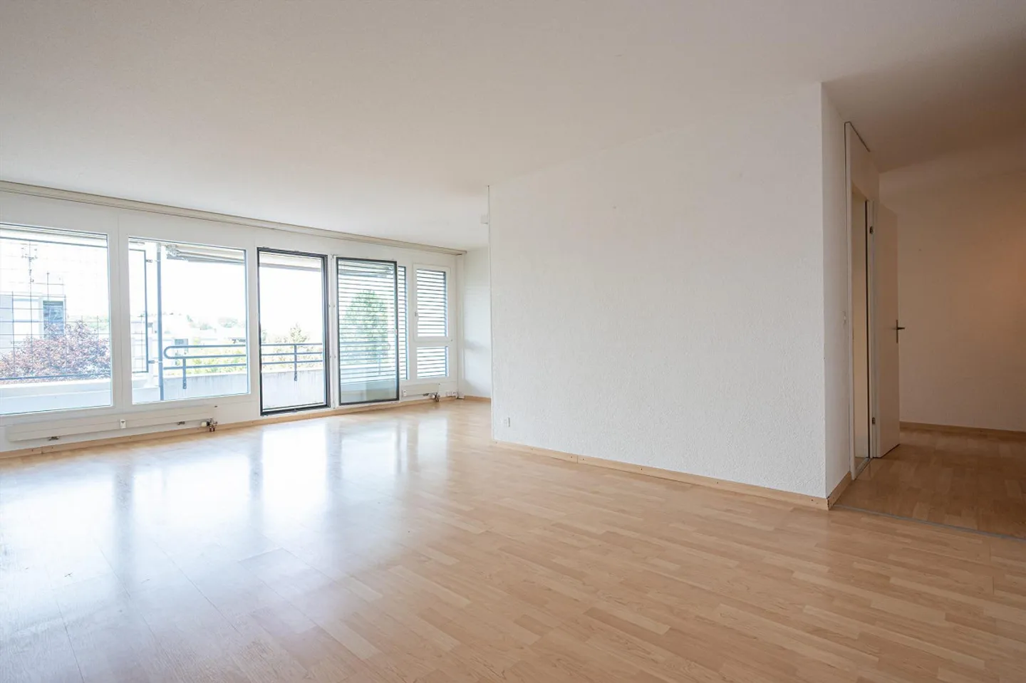 Bright 4.5-room apartment with balcony in Muri near Bern for sale - Photo 8 of 13