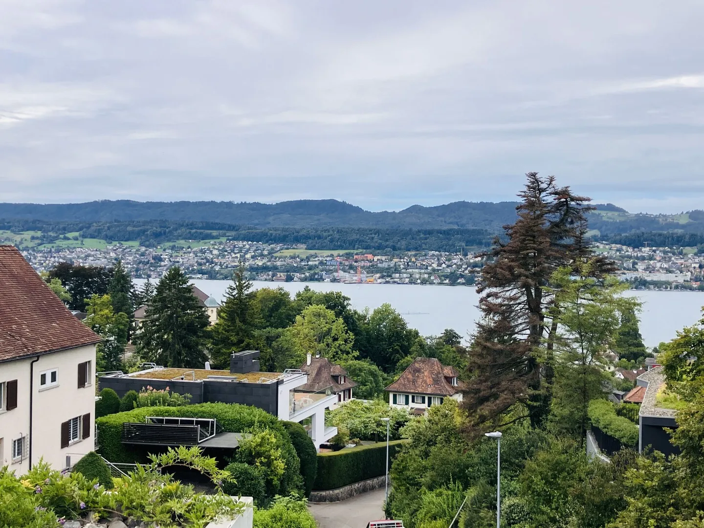 Posizione, Posizione, Posizione? Esclusivo appartamento di 6 stanze con vista lago impareggiabile - Foto 1 di 9