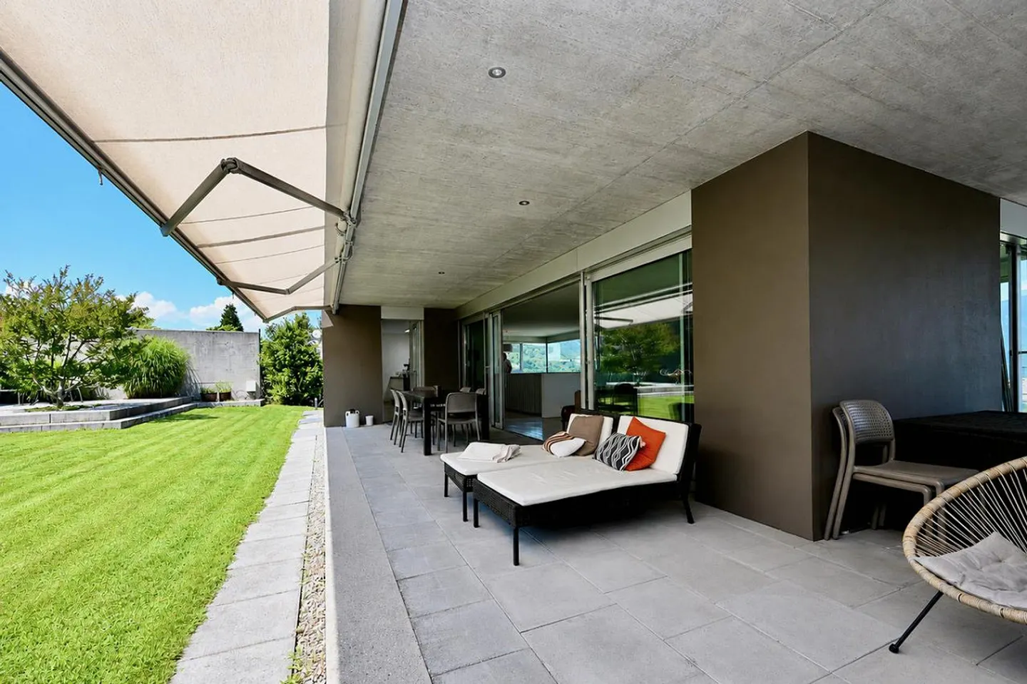 Modern Villa in Exclusive, Tranquil Setting Surrounded by Nature - Photo 9 of 29