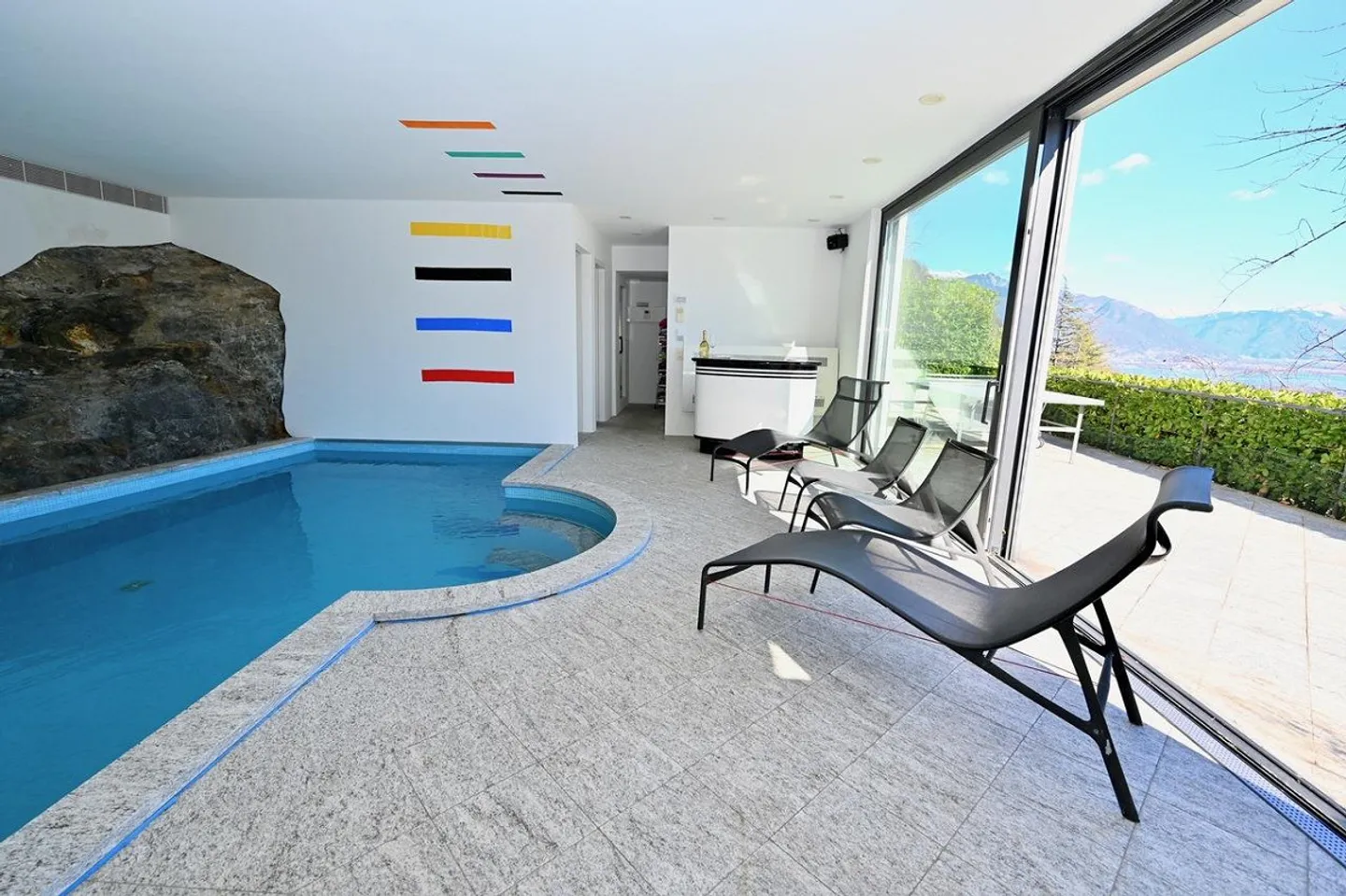 VILLA CON VISTA LAGO. STILE MINIMALISTA. MASSIMO LUSSO - Foto 16 di 16