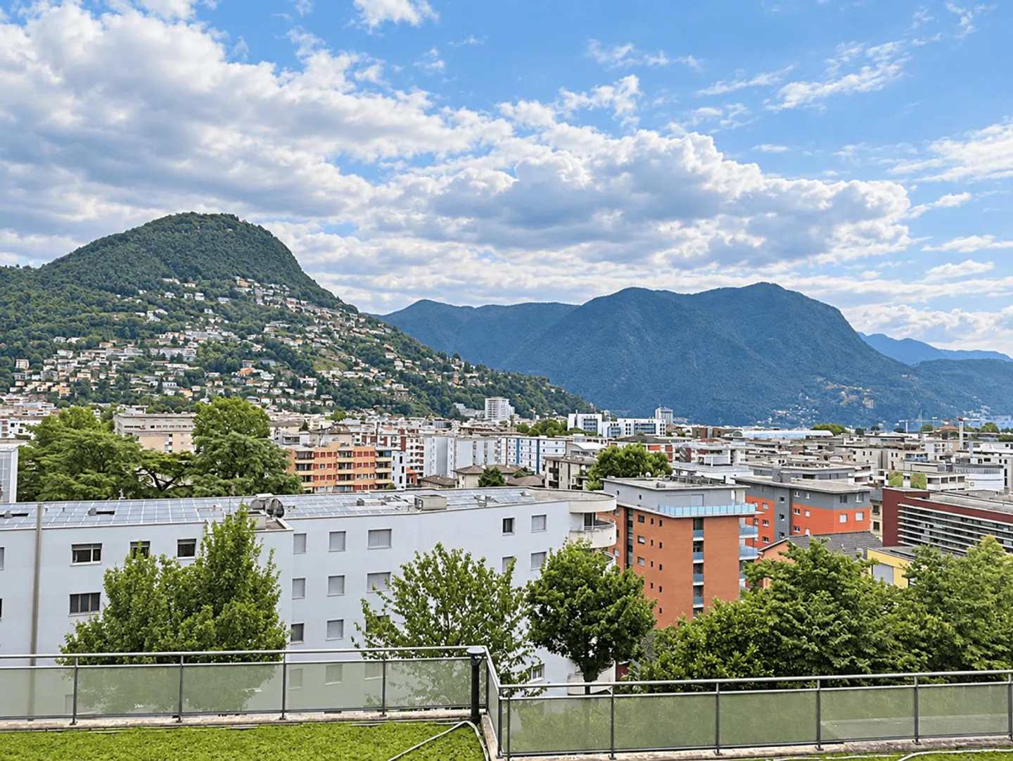 4.5 APARTMENT WITH SPLENDID CITY VIEW AND PARTIAL LAKE VIEW - Photo 4 of 13