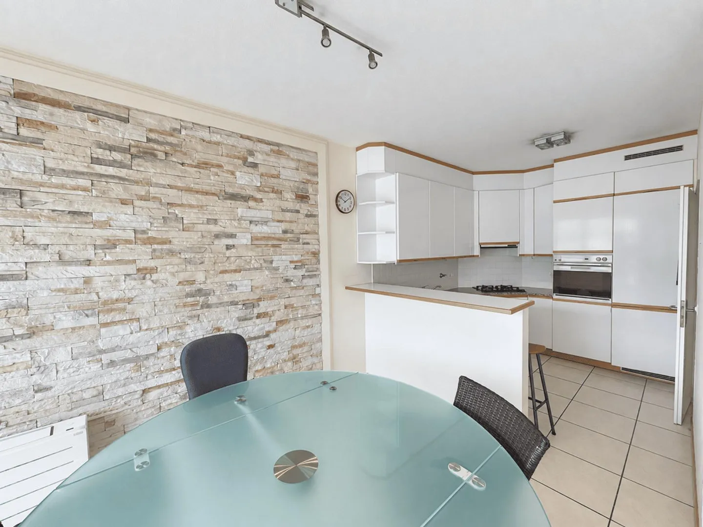 4.5 APARTMENT WITH SPLENDID CITY VIEW AND PARTIAL LAKE VIEW - Photo 6 of 13