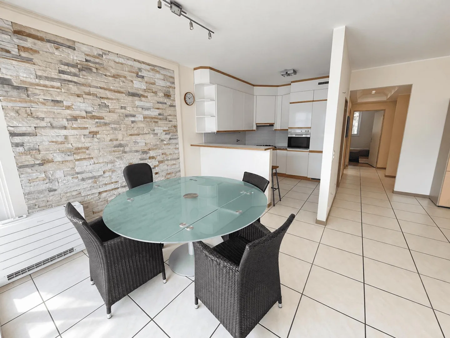 4.5 APARTMENT WITH SPLENDID CITY VIEW AND PARTIAL LAKE VIEW - Photo 8 of 13