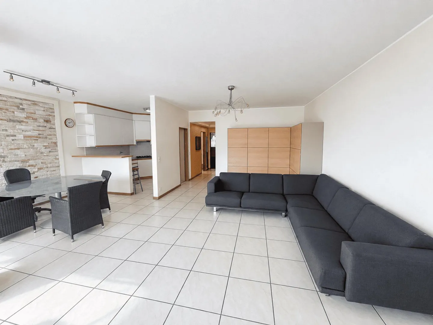 4.5 APARTMENT WITH SPLENDID CITY VIEW AND PARTIAL LAKE VIEW - Photo 9 of 13