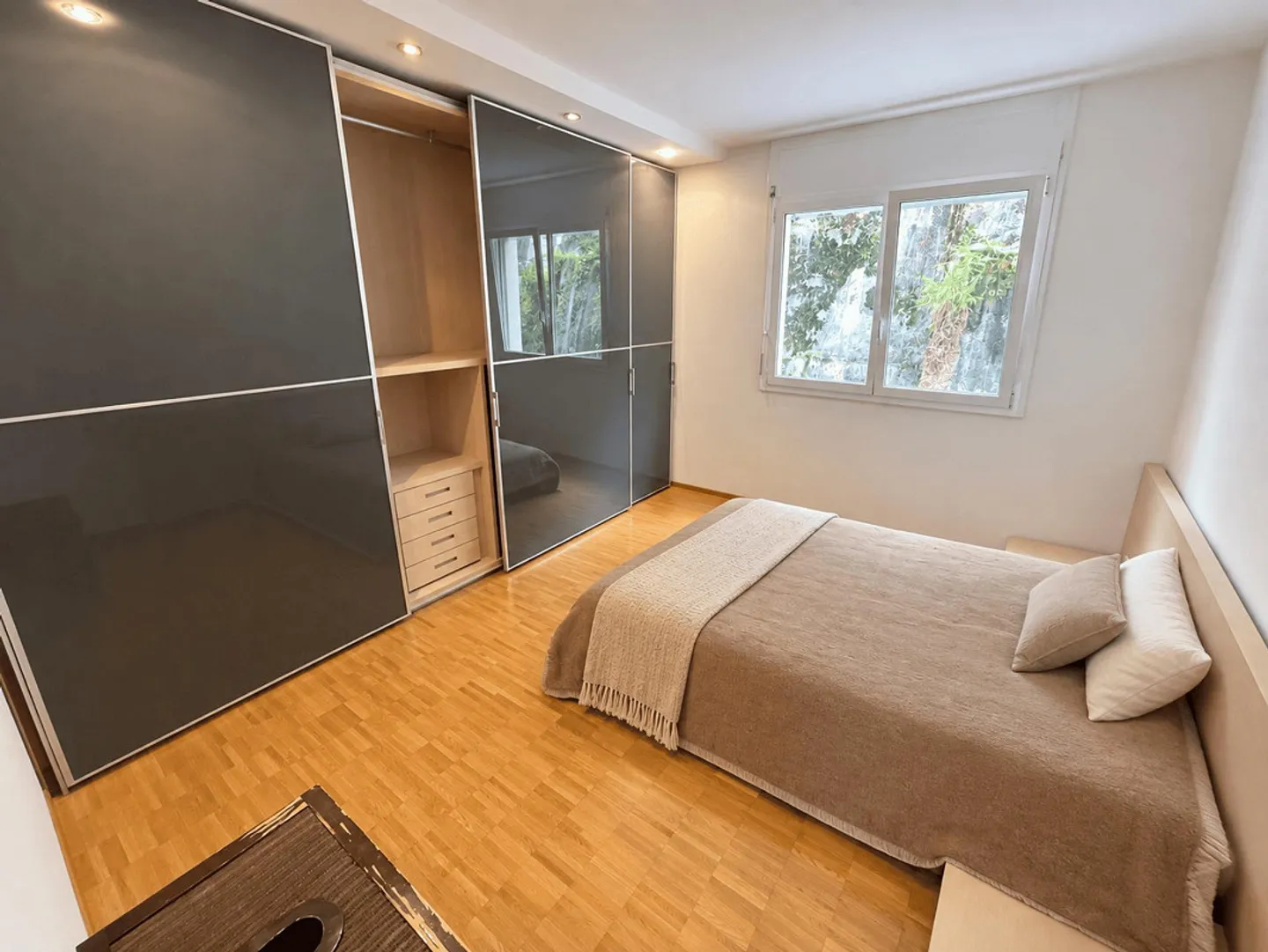 4.5 APARTMENT WITH SPLENDID CITY VIEW AND PARTIAL LAKE VIEW - Photo 12 of 13
