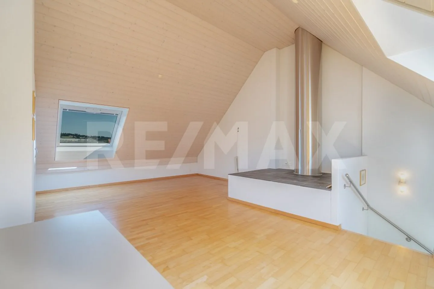 Ampia esperienza abitativa con fascino attico - Qualità della vita su due livelli! - Foto 13 di 13