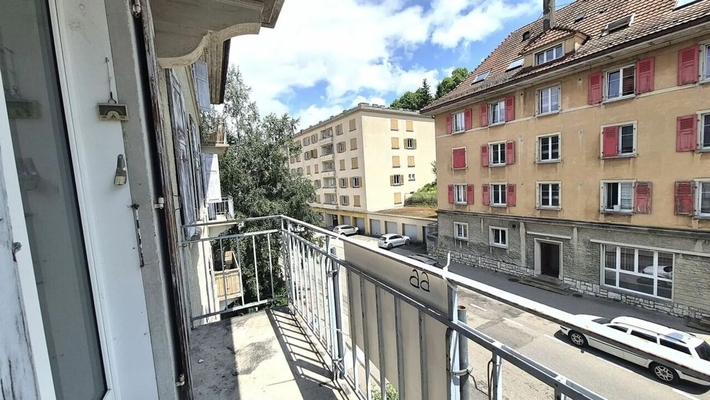 Renoviert! 4-Zimmer-Wohnung in Locle mit Balkon - Foto 12 von 12