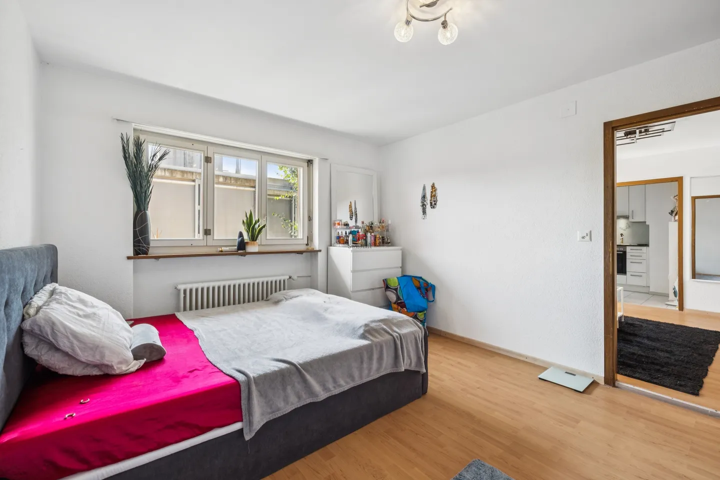 Central, charming and comfortable - Photo 9 of 14