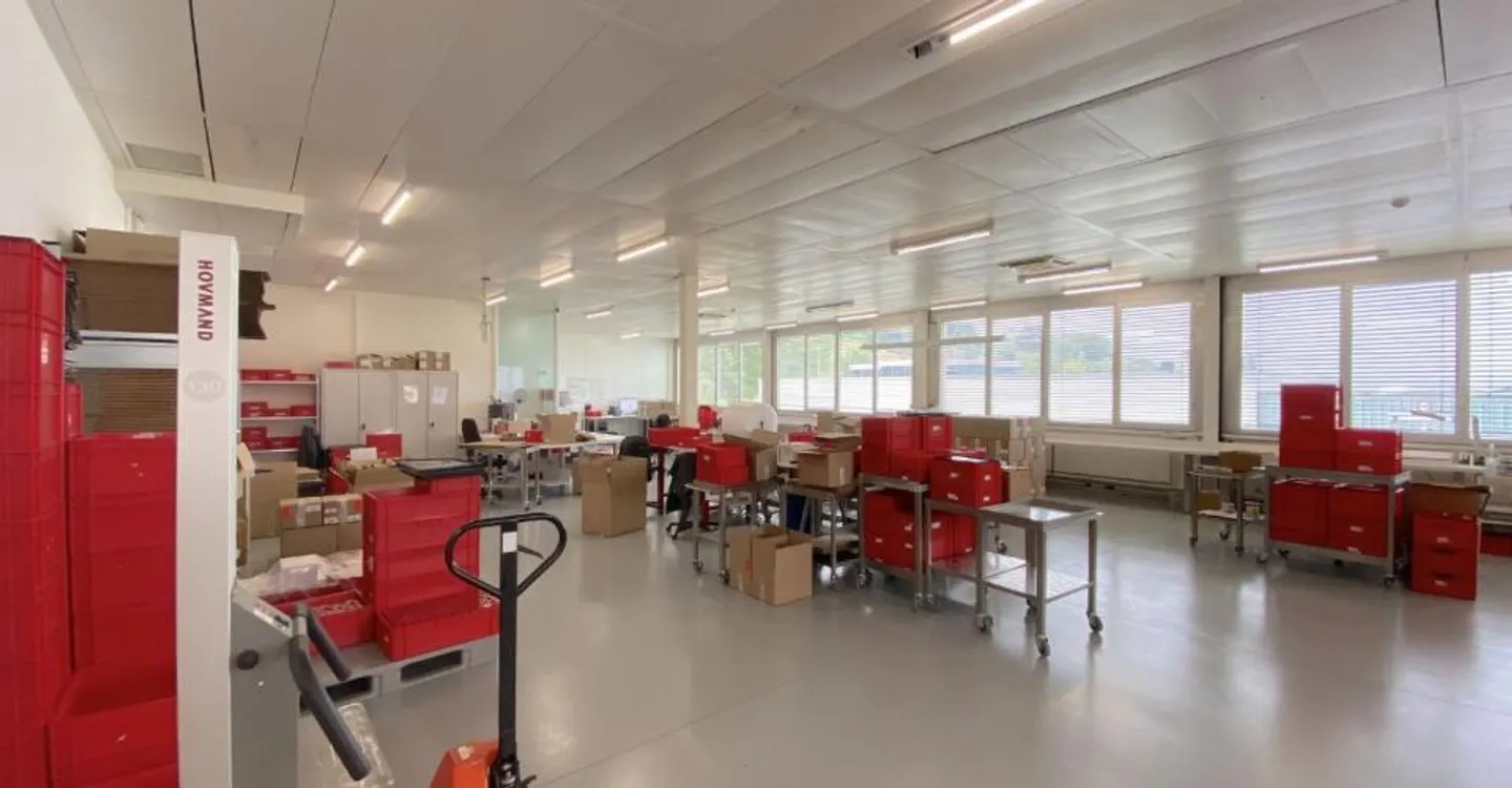 Vaud lokale Lager-Showroom-Depot-Archive zur Miete in Budron 600-1200 m2 - Foto 3 von 10