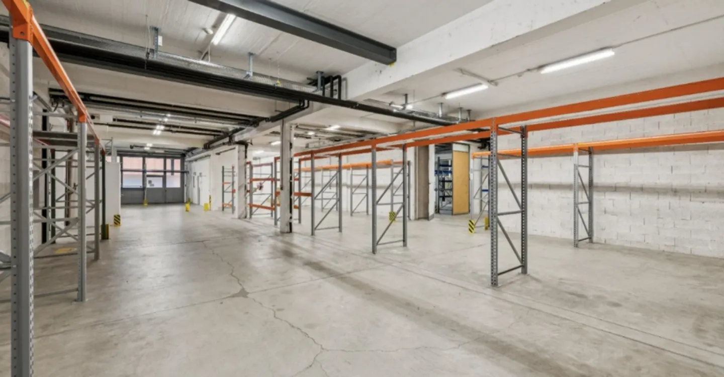Vaud lokale Lager-Showroom-Depot-Archive zur Miete in Budron 600-1200 m2 - Foto 4 von 10