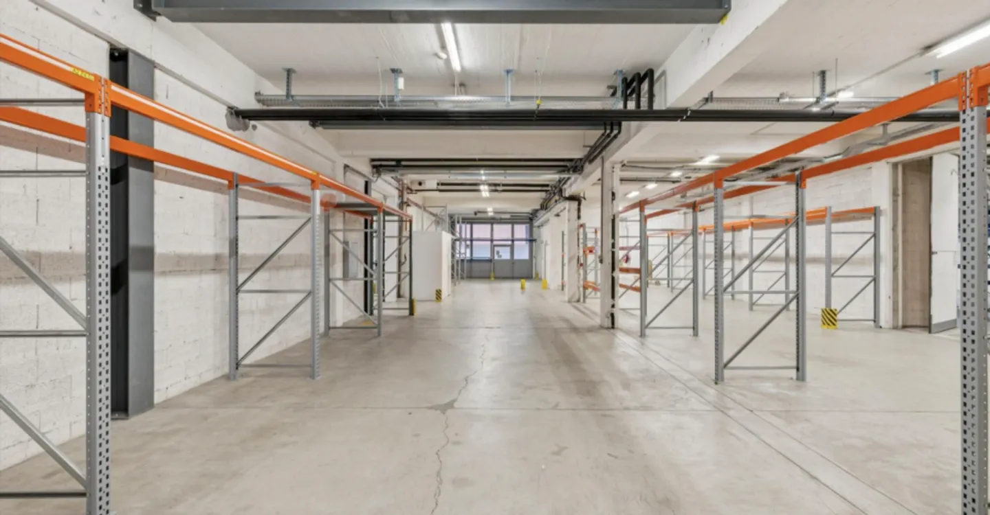 Vaud lokale Lager-Showroom-Depot-Archive zur Miete in Budron 600-1200 m2 - Foto 7 von 10