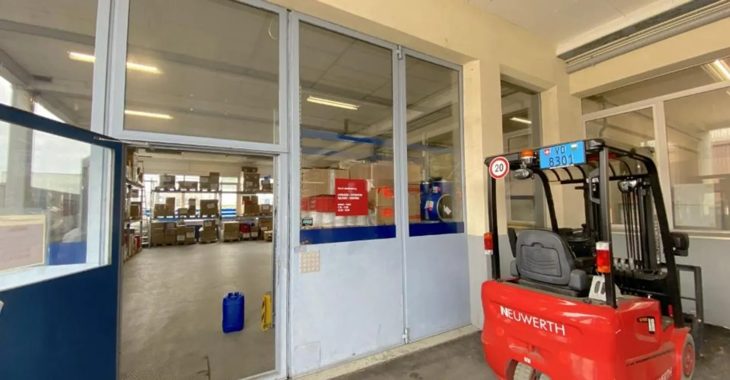 Vaud lokale Lager-Showroom-Depot-Archive zur Miete in Budron 600-1200 m2 - Foto 9 von 10