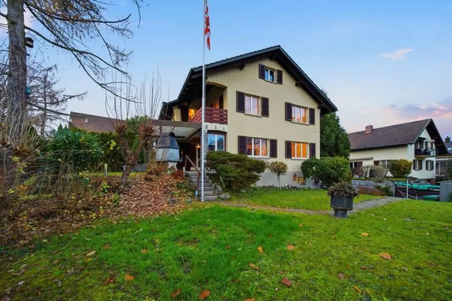 VILLA INDIPENDENTE CON GRANDE GIARDINO - Foto 1 di 8