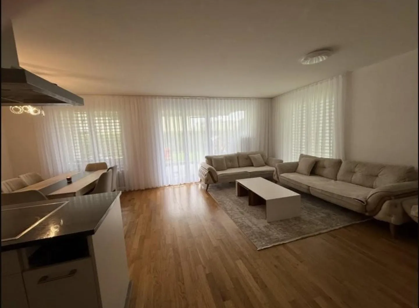 Appartement moderne de 4,5 pièces au rez-de-chaussée de 110 m2 - Vivre avec confort - Photo 2 sur 6