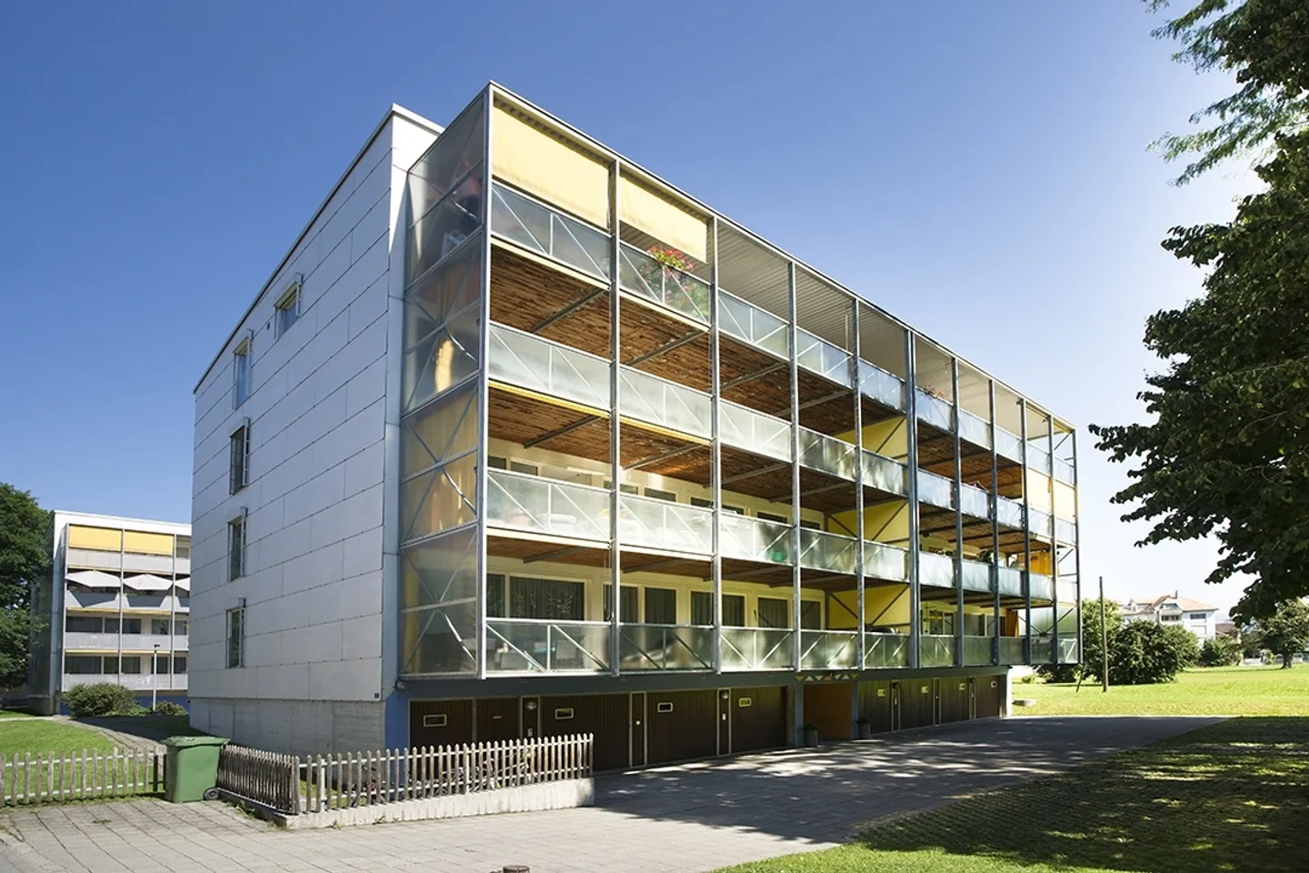 bright 4 1/2 room apartment with large sunny terrace - Photo 1 of 26