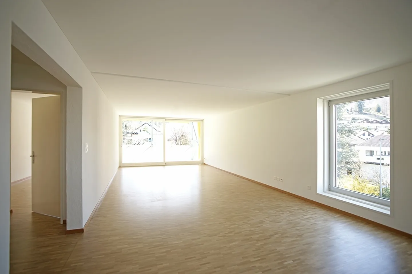 bright 4 1/2 room apartment with large sunny terrace - Photo 8 of 26